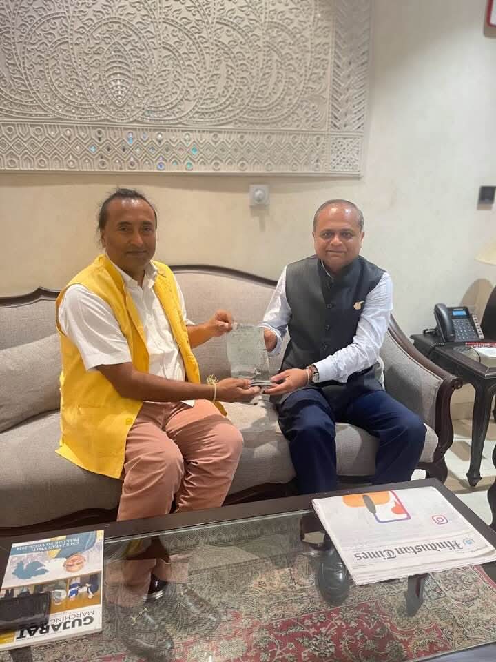 General Secretary of Nyaya Alamban Shri Raghavenddhiraa briefing Justice Vipul Pancholi